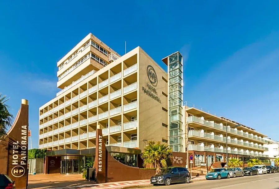 La facciata dell'Hotel Panorama a L'Estartit